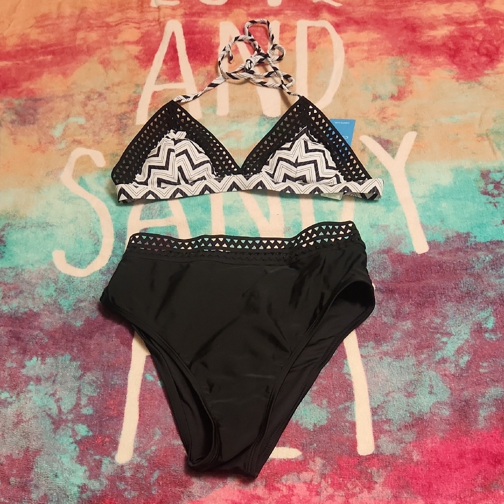 Cupshe Black and White Chevron Bikini Set Size Small NWT